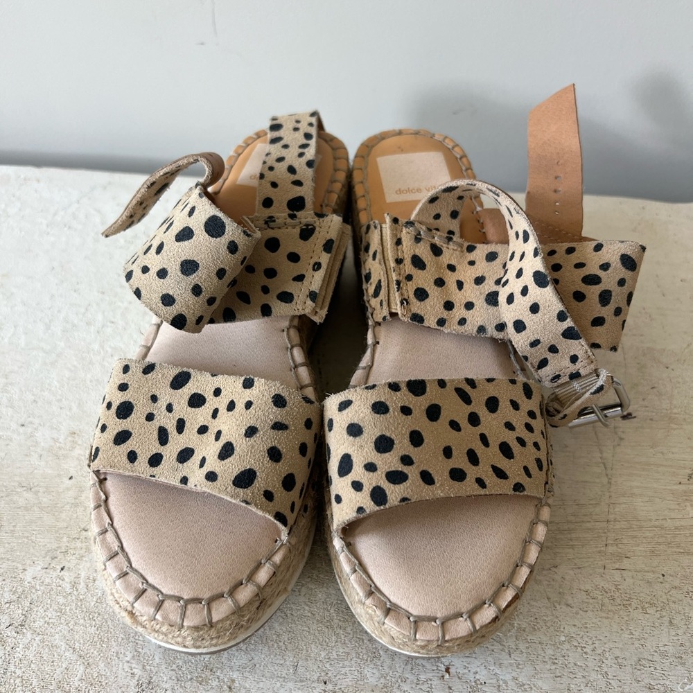 Mauri Women's Tan and Black Espadrilles